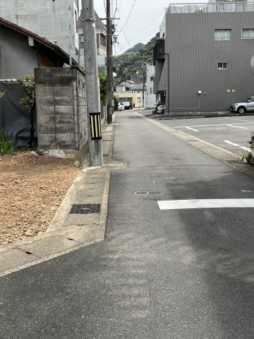 土地　伊吹町1丁目の前面道路含む現地写真|南道路　西から