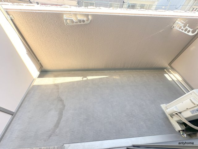 レオンコンフォート難波　仲介手数料無料のバルコニー