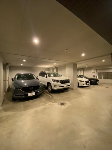 RAFFLE OZONE　名古屋市賃貸　仲介手数料無料の駐車場