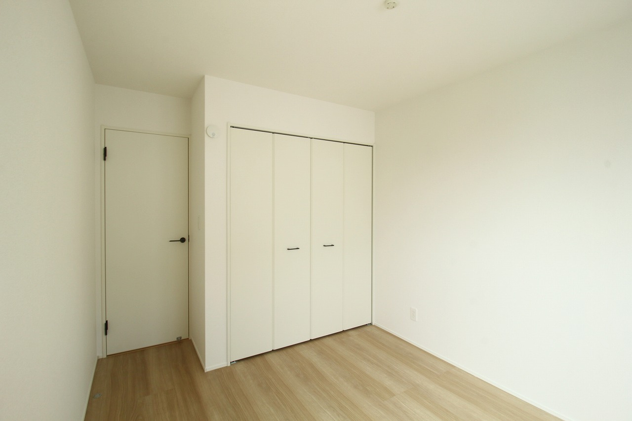 東城山町　新築戸建　2号棟（全3区画）の洋室|2Ｆ　南の部屋　5.25帖