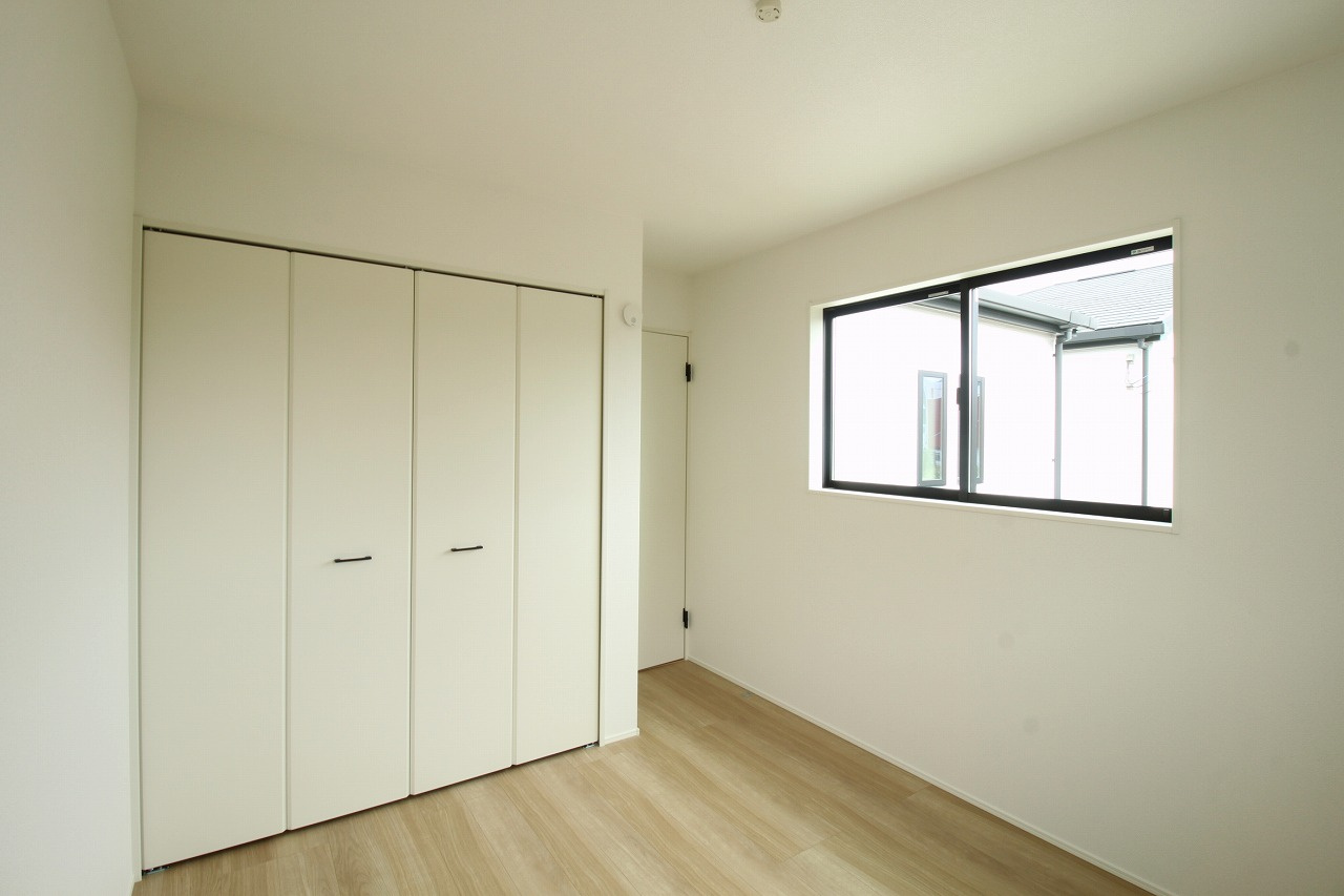 東城山町　新築戸建　2号棟（全3区画）の洋室|2Ｆ　西の部屋　5.25帖