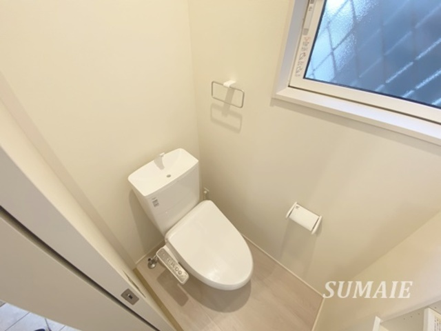 Ｐｉｅｎｉ　Ｍｅｔｓａ　さいたま新都心のトイレ|窓付きで明るいトイレ！