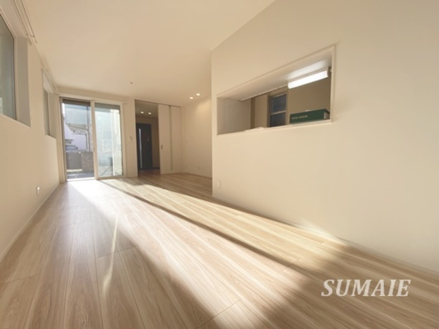 Ｐｉｅｎｉ　Ｍｅｔｓａ　さいたま新都心の居間・リビング|15帖超のLDKです☆