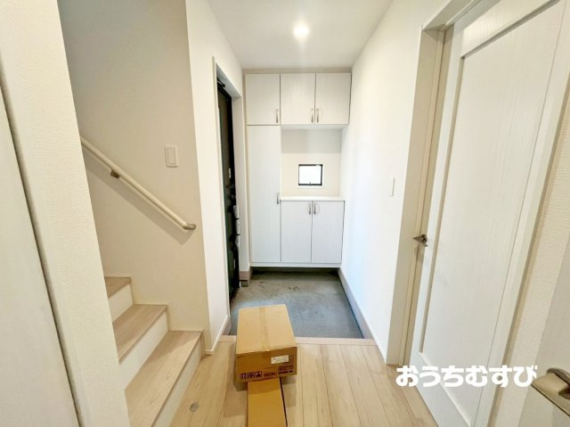 春日井市八事町1丁目29番(全4棟)の玄関
