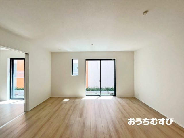 春日井市八事町1丁目29番(全4棟)の居間・リビング