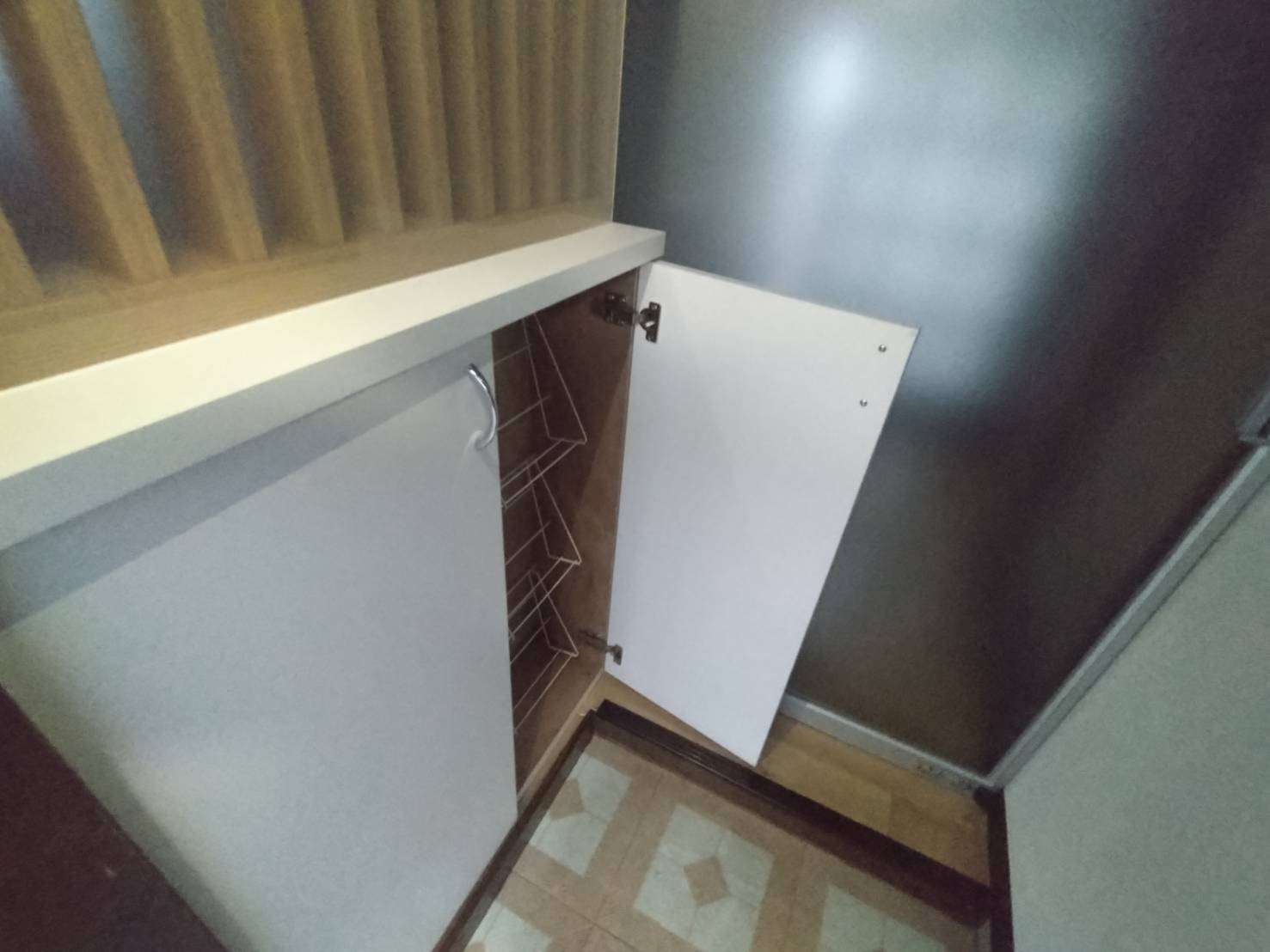 ハイツ吉原の玄関