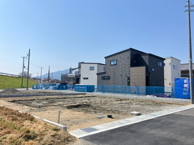 【前面道路含む現地写真】 | リーブルガーデン葛城市笛堂６期 | 前面道路含む現地写真