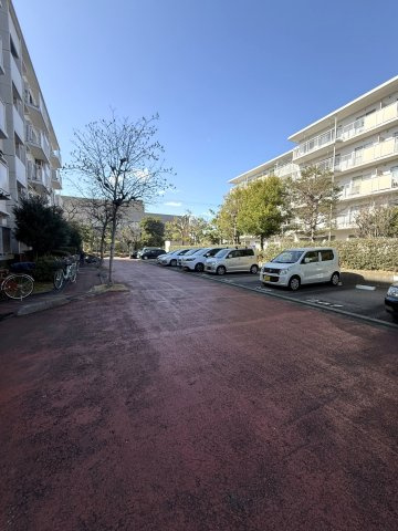 三郷早稲田団地5-1-2の駐車場|駐車場