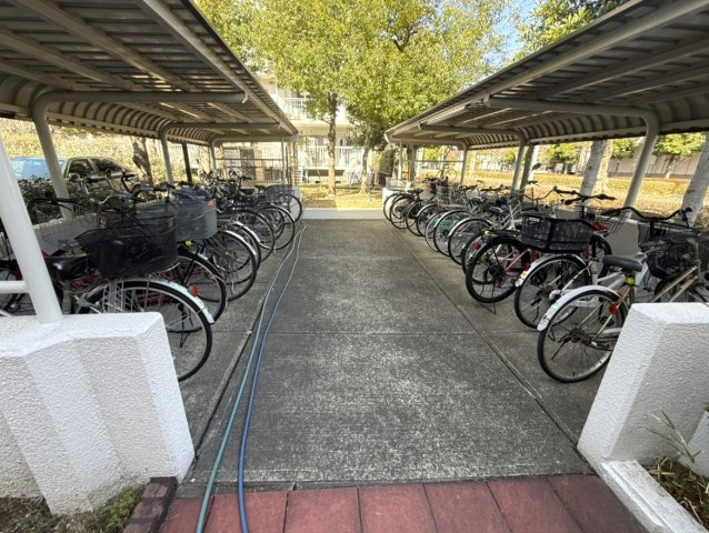 三郷早稲田団地5-1-2のその他共用部分|駐輪場