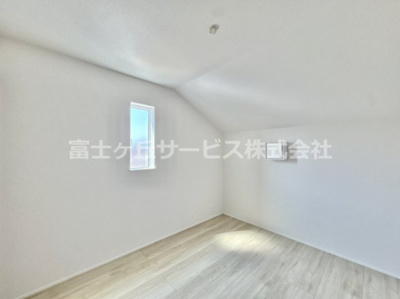 【洋室】 | 豊橋市松井町 2期 新築一戸建て 3号棟 | 使い勝手のいい洋室です