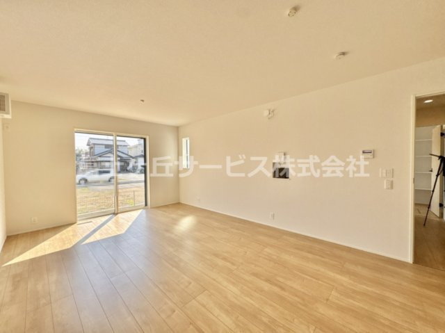 【居間・リビング】 | 豊橋市松井町 2期 新築一戸建て 4号棟 | 居間です