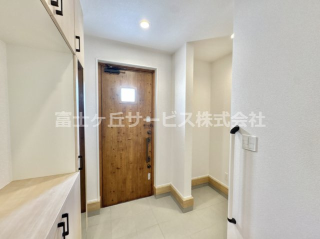 【玄関】 | 豊橋市松井町 2期 新築一戸建て 4号棟 | きれいな玄関です