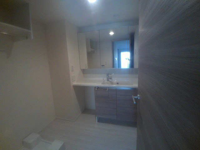 LES　ENS　FAMIIAUX　Mの洗面所