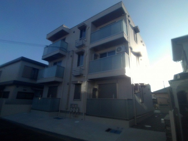 LES　ENS　FAMIIAUX　Mの外観