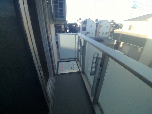 LES　ENS　FAMIIAUX　Mのバルコニー