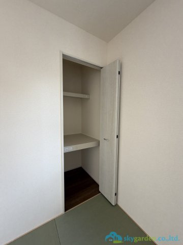 厚木市愛名　新築戸建　全3棟2号棟の収納