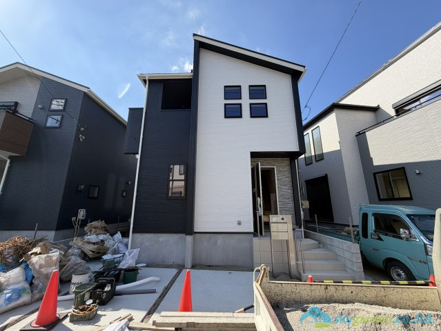 厚木市愛名　新築戸建　全3棟2号棟の外観