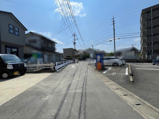 【その他】 | 福岡市南区曰佐1丁目2期　1号棟（全2棟）【仲介手数料無料・0円】 | 現地写真。前面道路です。