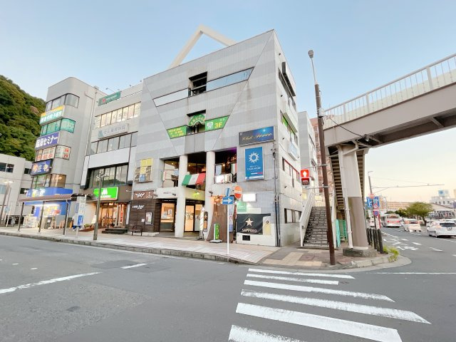 【外観】 | SPACE9ビル | 駅前ロータリーの一角にある商業ビルになります。業種ご相談下さい！