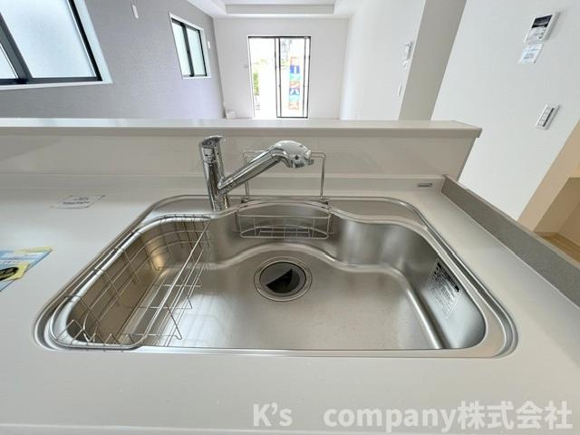 ◎茅ヶ崎市松が丘2丁目　新築戸建　1号棟のキッチン|耐久性に優れたステンレス素材のシンク◇