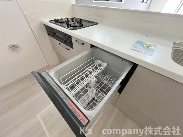 ◎茅ヶ崎市松が丘2丁目　新築戸建　1号棟のキッチン|家事の負担を軽減してくれる食器洗い乾燥機付き☆