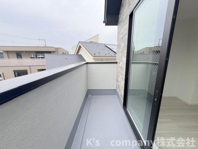 ◎茅ヶ崎市松が丘2丁目　新築戸建　1号棟のバルコニー|主寝室の正面にあるバルコニー☆