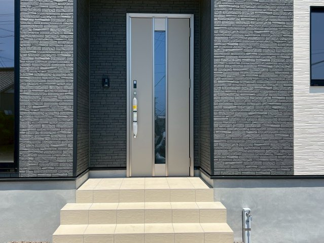 焼津市飯淵　第1／の玄関