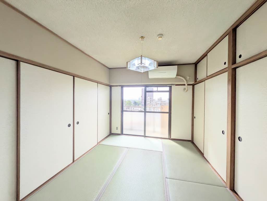 真締川ハイツの和室
