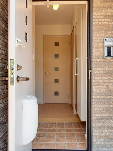 ルミエールＭの玄関