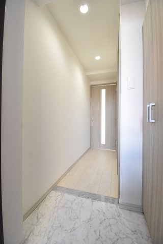 【玄関】 | Toshin Architect Bldg（トーシンアーキテクトビル）