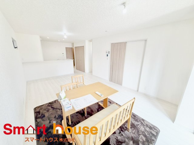 町田市相原町　全7棟の居間・リビング