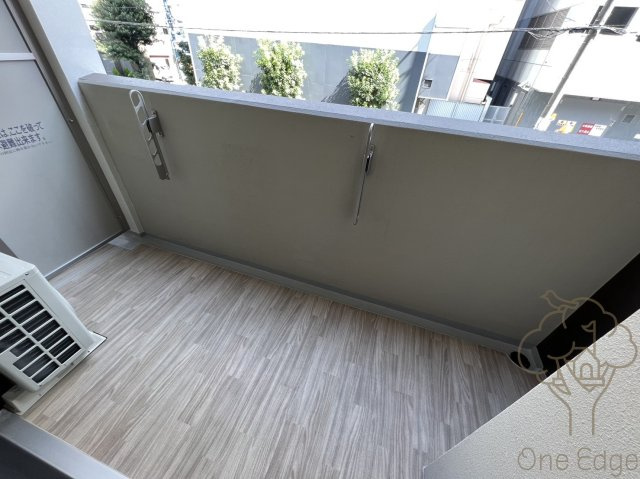 プライムアーバン南森町のバルコニー