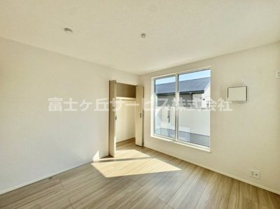 【寝室】 | 豊橋市二川町 新築一戸建て 4号棟 | 落ち着いて過ごせるお部屋なので、寝室にいかがでしょうか