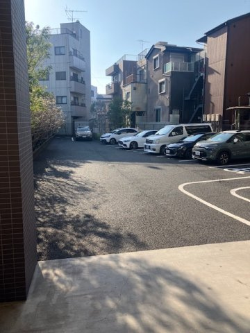 ハーモニーレジデンス羽田ウエストの駐車場