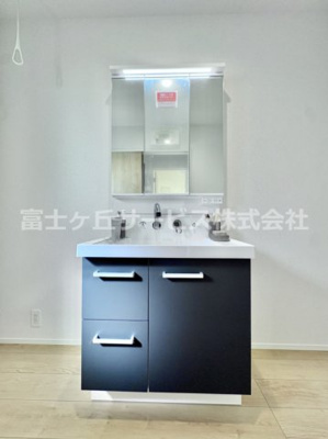 【独立洗面台】 | 豊橋市二川町 新築一戸建て 5号棟 | 独立洗面台で身支度をすべて済ませてしまいましょう