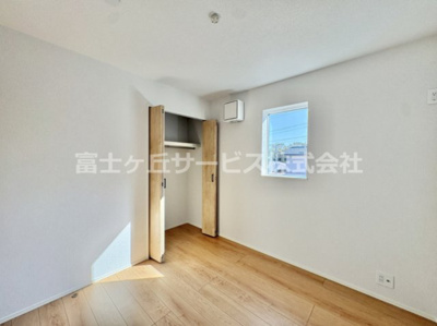 【洋室】 | 豊橋市二川町 新築一戸建て 5号棟 | 個人の部屋や寝室として使える洋室です