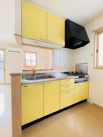 リビングタウン江戸屋敷 E棟のキッチン|キッチンでお料理をお楽しみください