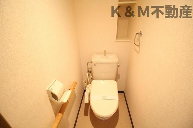 グランシャリオ双伸のトイレ|落ち着いたトイレです