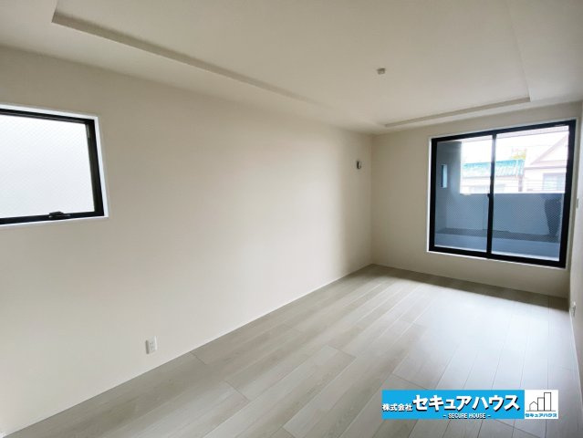 【完成】名古屋市南区中江２丁目の洋室|【洋室】
◆家族一人ひとりの大切なプライベート空間。趣味に合わせて使って頂けるようシンプルに仕上げてあります。暮らし心地を大きく左右する収納を、適材適所に配置し使い勝手を考慮しました。　