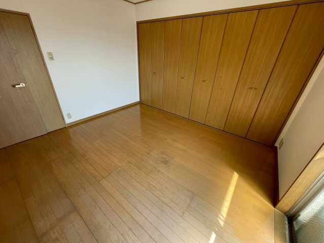 栄マンションの居間・リビング