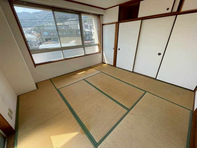 栄マンションの和室