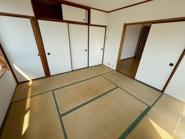 栄マンションの和室