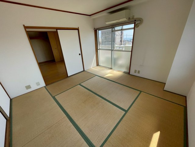 栄マンションの和室