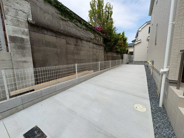 垂水区南多聞台５丁目　新築戸建ての駐車場|駐車場があります