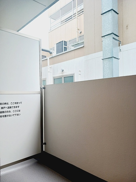 ライズ脇田町A館のバルコニー