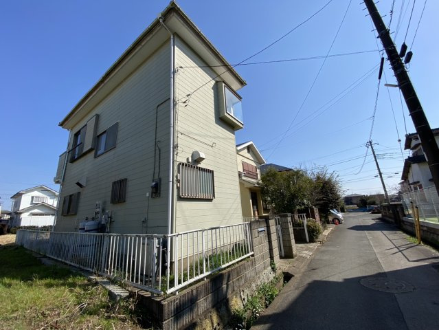 富里市十倉　中古戸建の前面道路含む現地写真