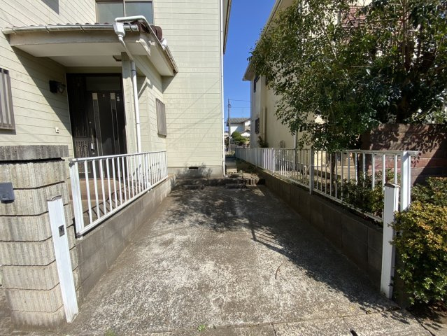 富里市十倉　中古戸建の駐車場