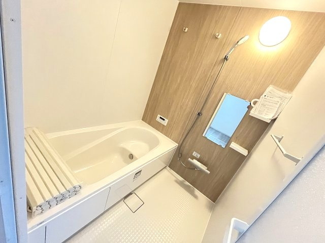 【内装】 | 福岡市南区寺塚2丁目1期　1号棟（全2棟）【仲介手数料無料・0円】 | 施工例。浴室です。施工例は完成時と異なる場合があります。