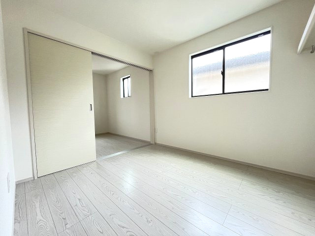 【子供部屋】 | 福岡市南区寺塚2丁目1期　1号棟（全2棟）【仲介手数料無料・0円】 | 現地写真。