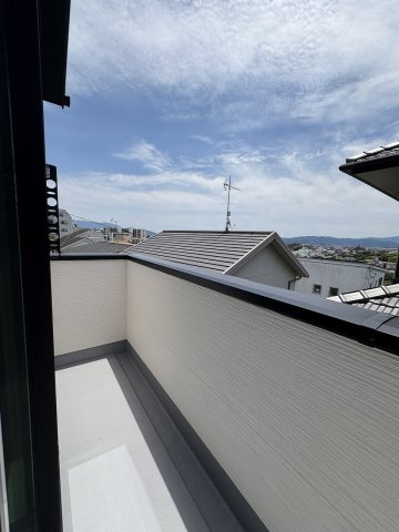 【バルコニー】 | 福岡市南区寺塚2丁目1期　1号棟（全2棟）【仲介手数料無料・0円】 | 現地写真。
